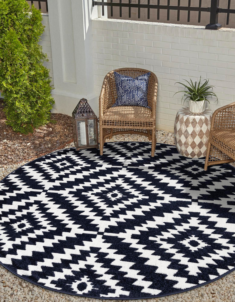 Catalina Cove Outdoor Collection Area Rug - Coronado Round Navy Blue lifestyle 92