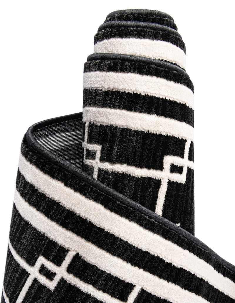 Metro Heights Collection Area Rug - Fifth Rectangle Black lifestyle 18