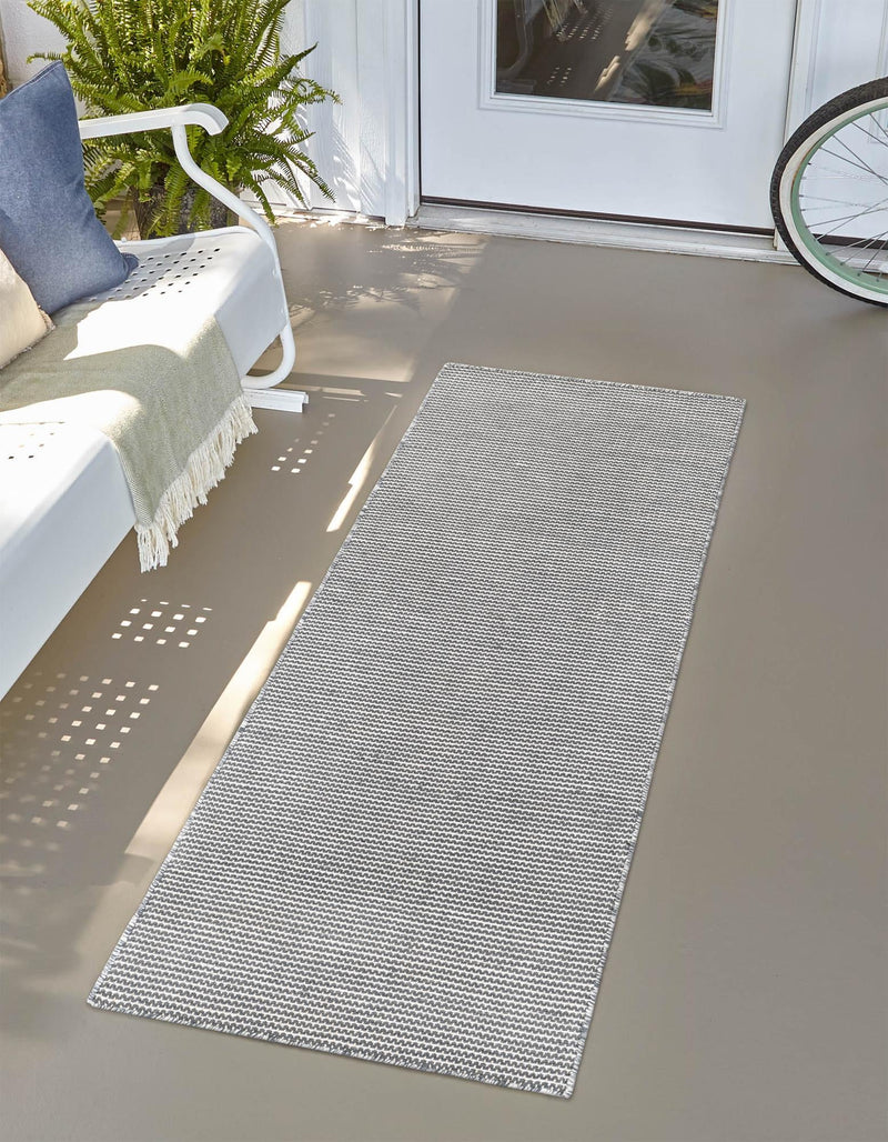Jill Zarin Malibu Sands Outdoor Collection Area Rug - Pebble (Silver Stars) Runner Silver Stars lifestyle 26
