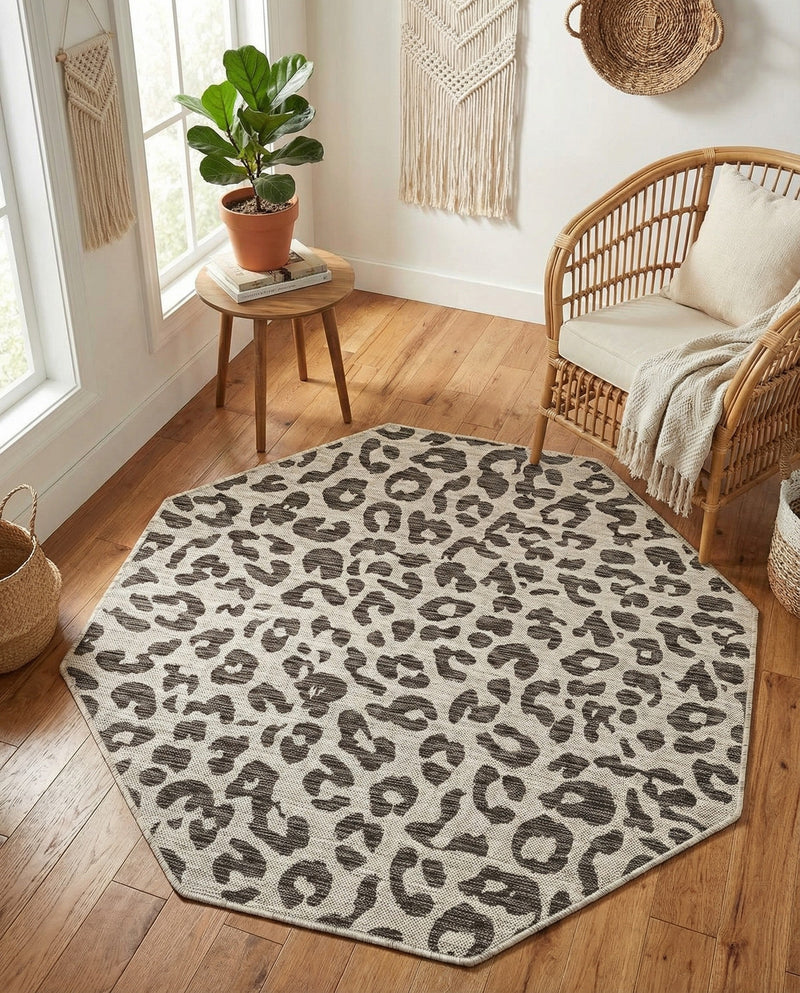 Savannah Escape Collection Area Rug -  Amazon (Light Gray) Octagon Light Gray  lifestyle 63