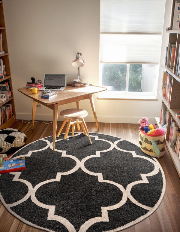 Lattice Gardens Collection Area Rug -  Espaliera Round Black and White  lifestyle 193
