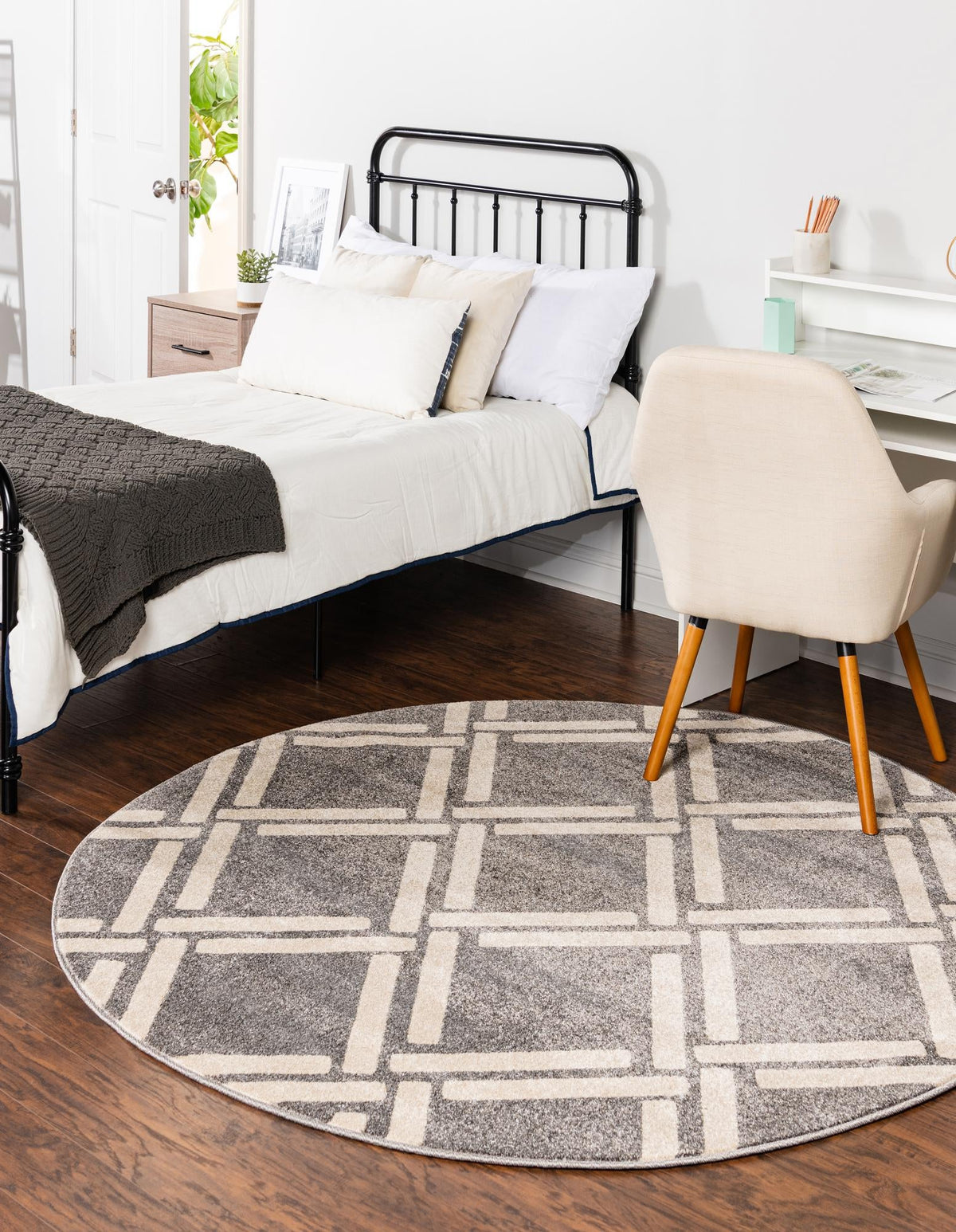 Lattice Gardens Collection Area Rug -  Gardenvale Round Gray  lifestyle 38