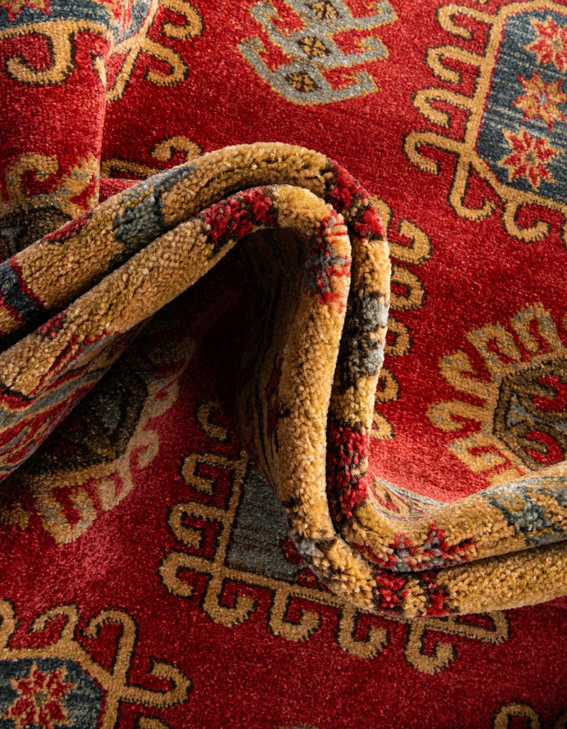 Persian Elegance Collection Area Rug -  Hamedan Round Red  lifestyle 28