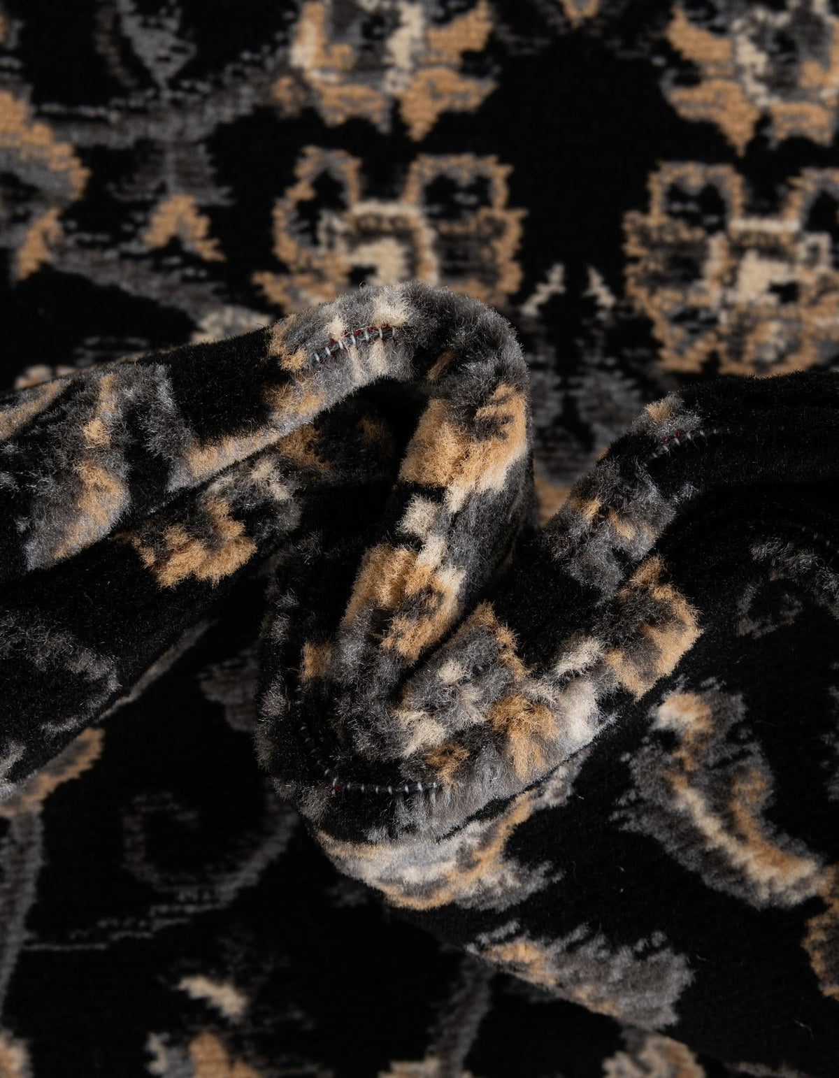 Isfahan Elegance Collection Area Rug - Naghsh-e Jahan (Black) Rectangle Black  lifestyle 8