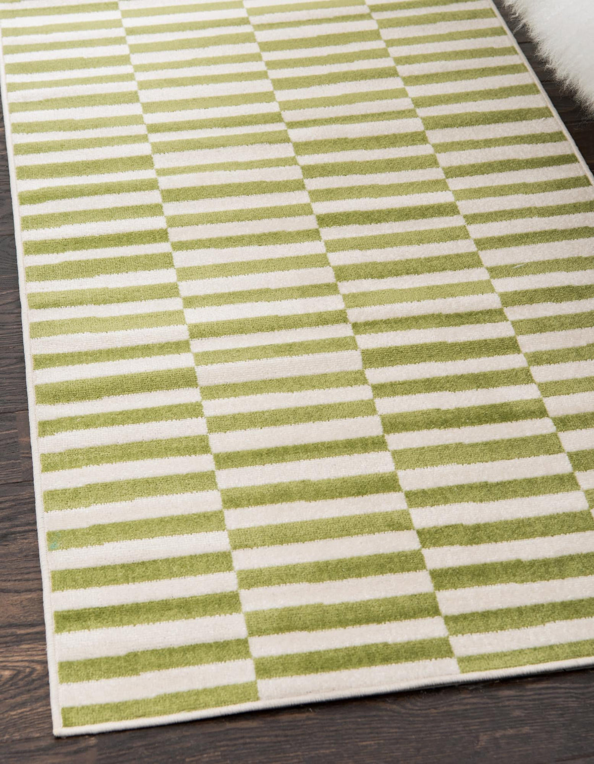 Soho Elegance Collection Area Rug -  Hudson (Green) Runner Green  lifestyle 13