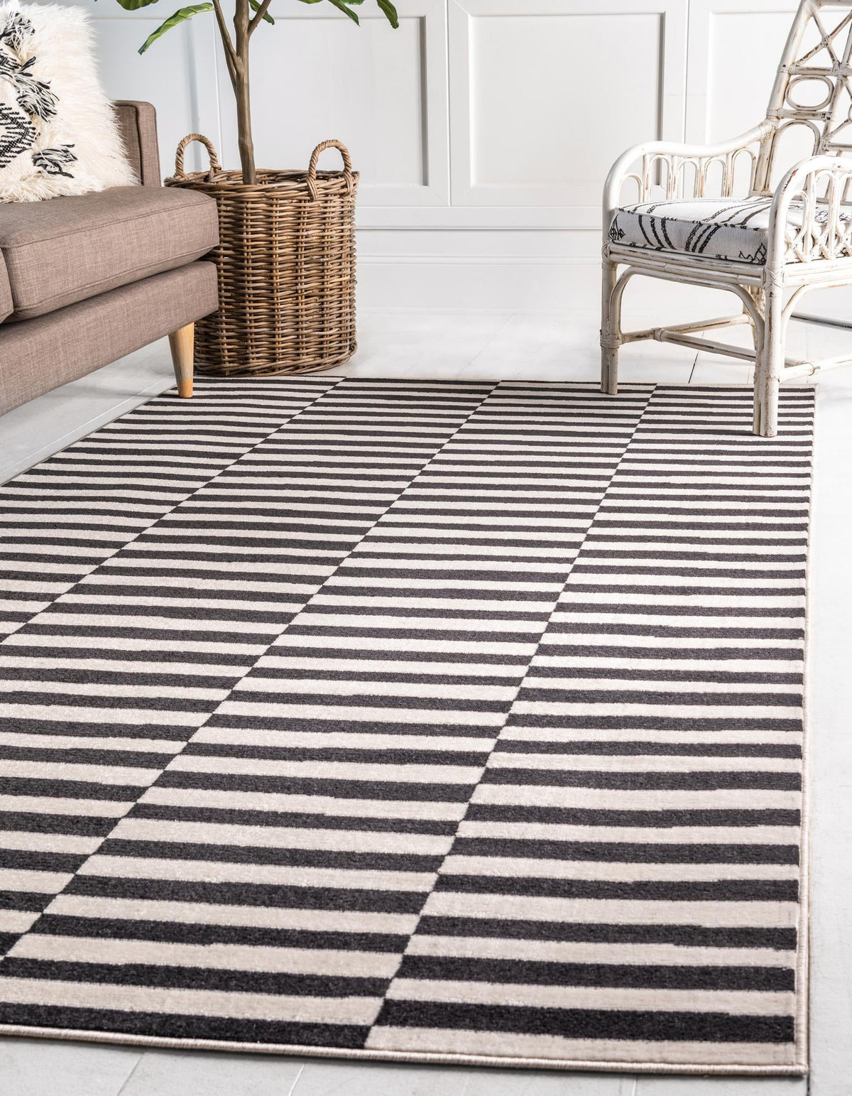 Soho Elegance Collection Area Rug -  Hudson (Black) Rectangle Black  lifestyle 2