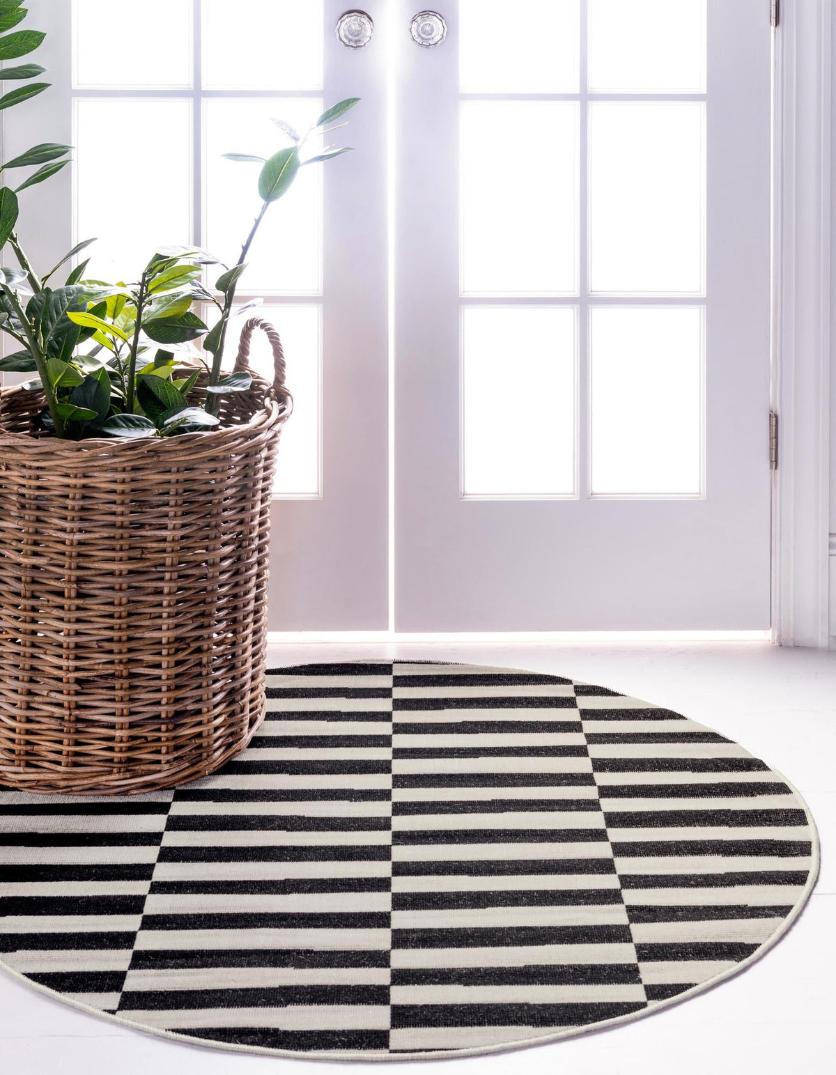 Soho Elegance Collection Area Rug -  Hudson (Black) Round Black  lifestyle 39