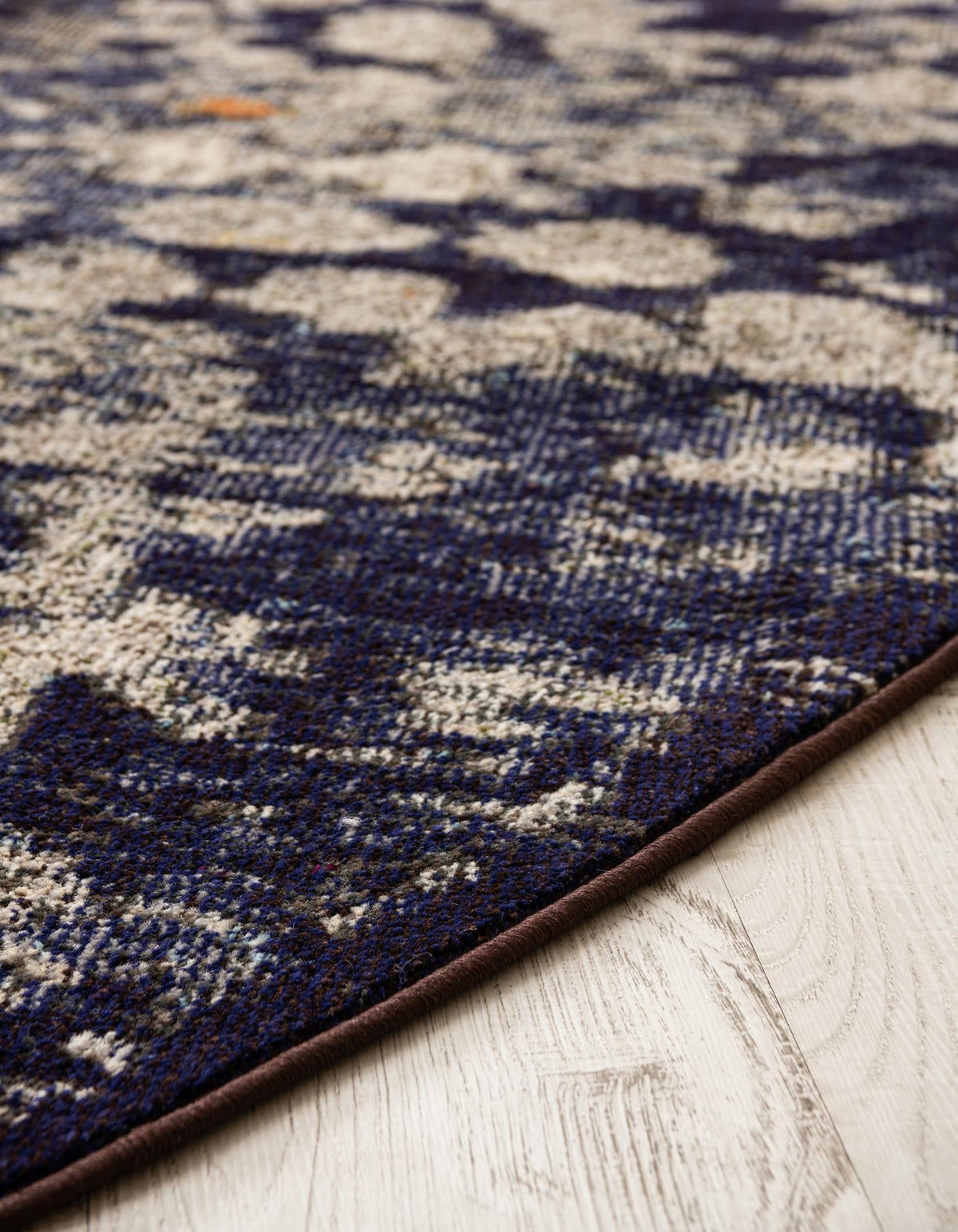 Venetian Tapestry Collection Area Rug - Murano Round Navy Blue  lifestyle 43