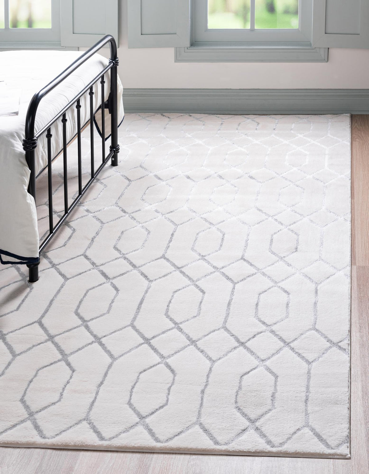 Hollywood Luxe Collection Area Rug - Sunset Rectangle White and Silver  lifestyle 7