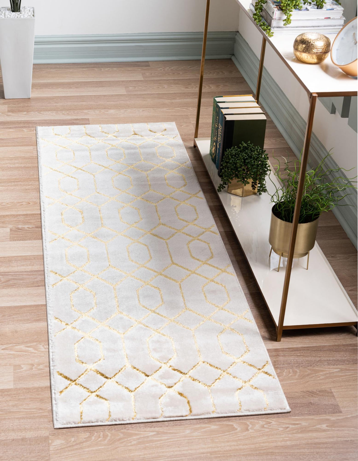 Hollywood Luxe Collection Area Rug - Sunset Runner White and Gold  lifestyle 158