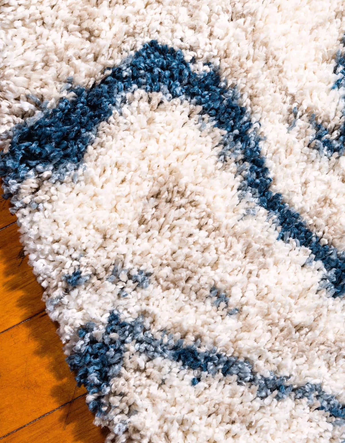 Cozy Cove Shag Collection Area Rug -  Seabreeze Round Blue  lifestyle 81