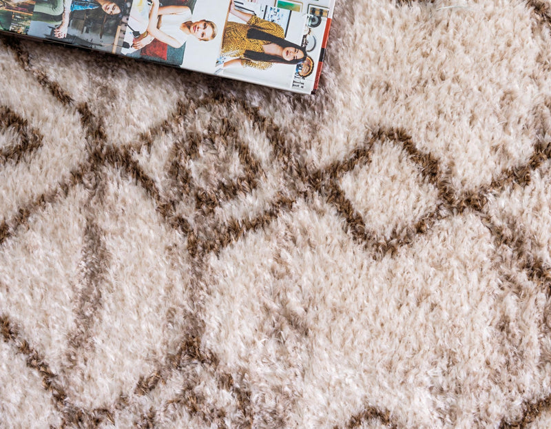 Himalaya Heights Collection Area Rug - Everest Round Brown  lifestyle 44
