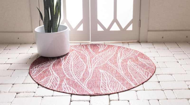 Garden Terrace Escape Collection Area Rug -  Evergreen (Rust Red) Round Rust Red  lifestyle 2