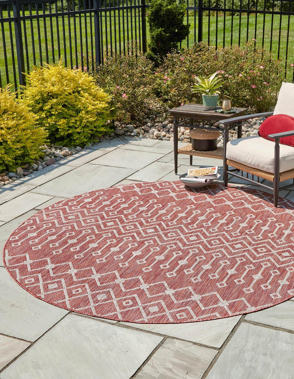 Garden Lattice Oasis Collection Area Rug -  Pergola (Rust Red) Round Rust Red  lifestyle 0