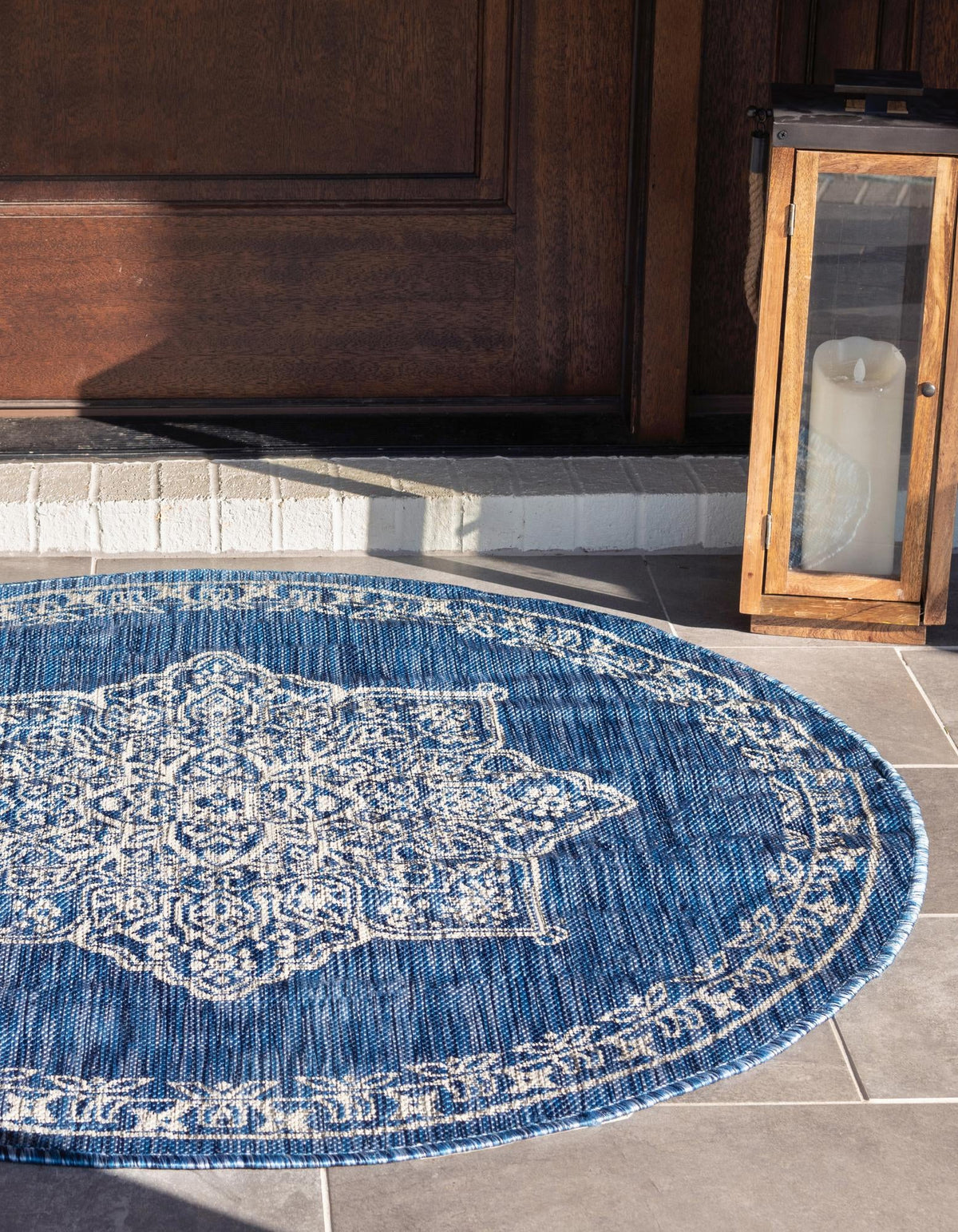 Patio Heritage Collection Area Rug -  Charleston (Blue) Round Blue  lifestyle 21
