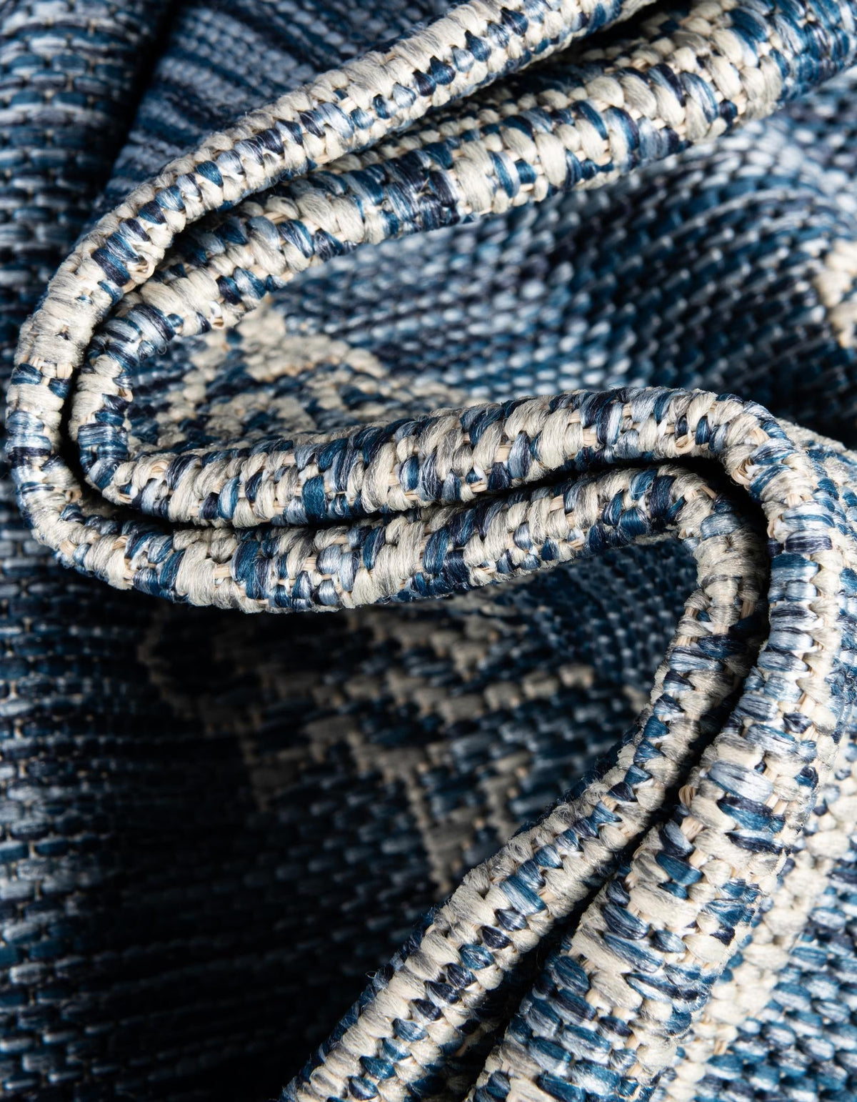 Patio Heritage Collection Area Rug -  Charleston (Blue) Round Blue  lifestyle 38