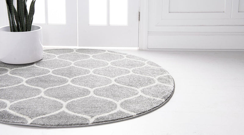 Lattice Garden Collection Area Rug -  Pergolatown (Light Gray) Round Light Gray  lifestyle 2