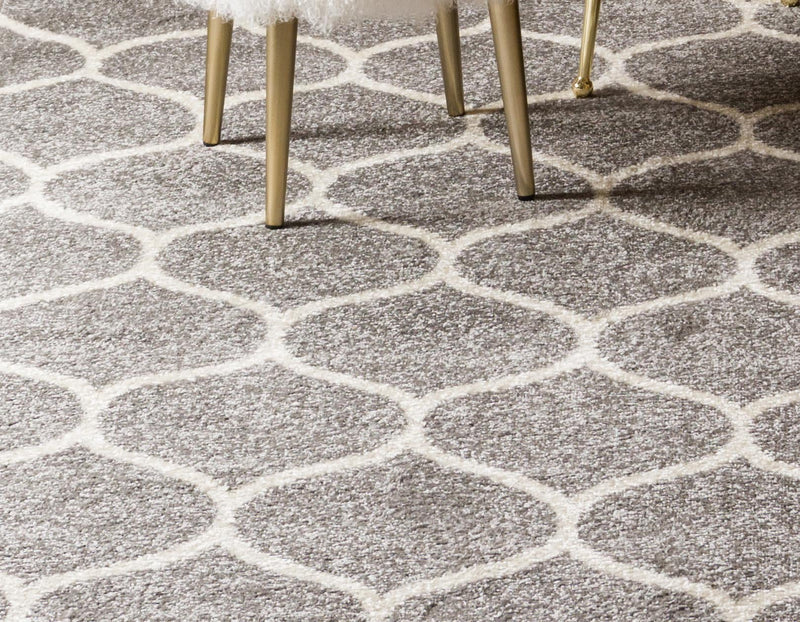 Lattice Garden Collection Area Rug -  Pergolatown (Light Gray) Round Light Gray  lifestyle 5