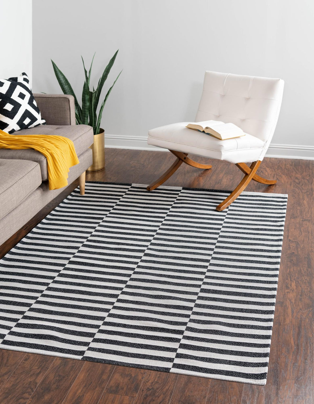 Savannah Elegance Collection Area Rug -  Jekyll Rectangle Black  lifestyle 4