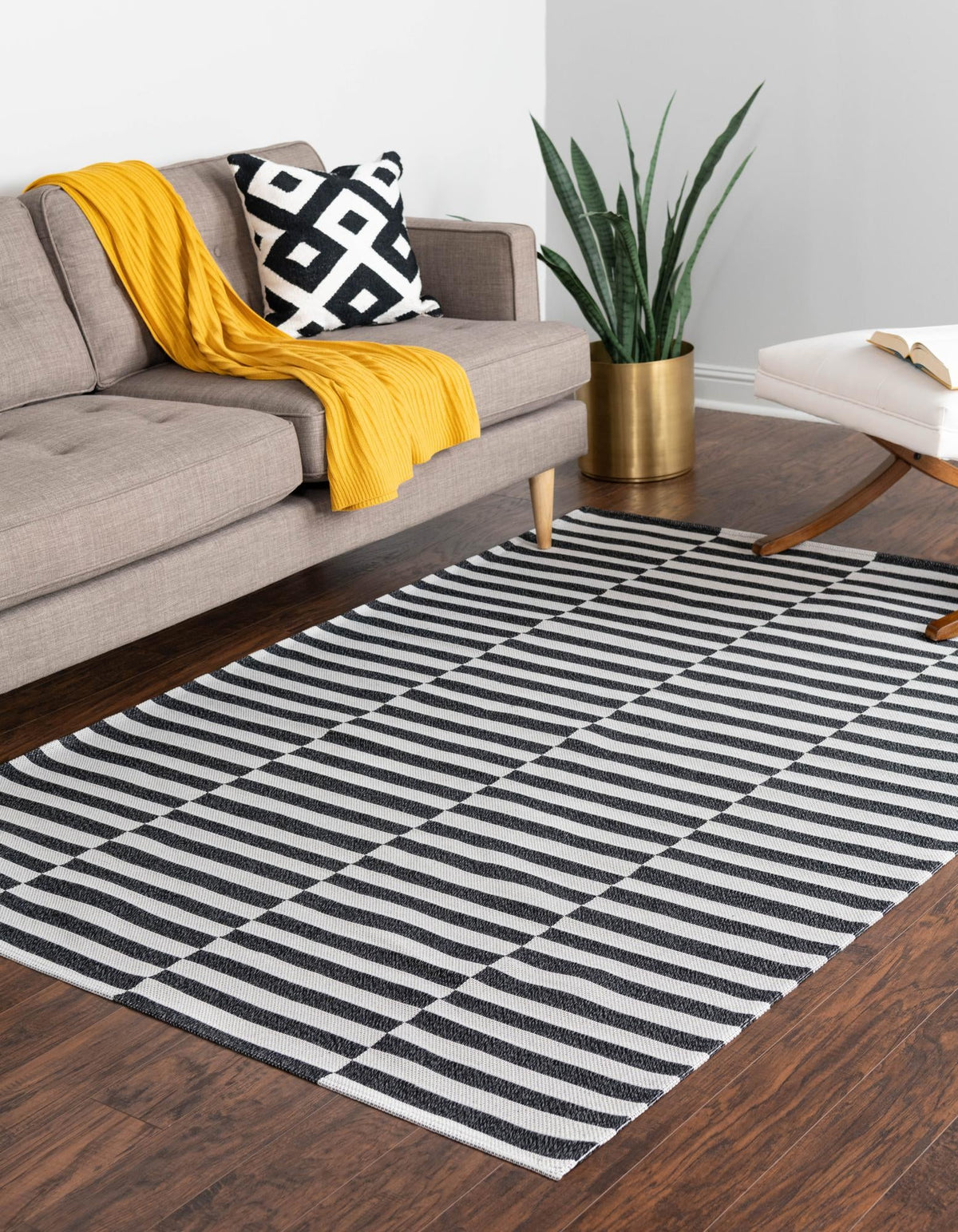 Savannah Elegance Collection Area Rug -  Jekyll Rectangle Black  lifestyle 6
