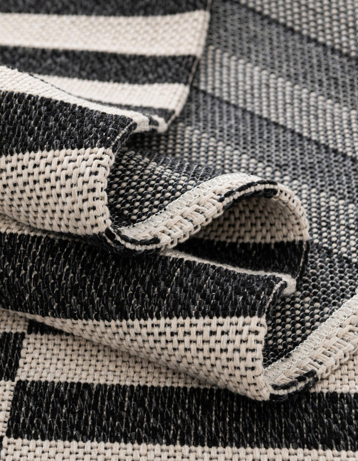 Savannah Elegance Collection Area Rug -  Jekyll Rectangle Black  lifestyle 28