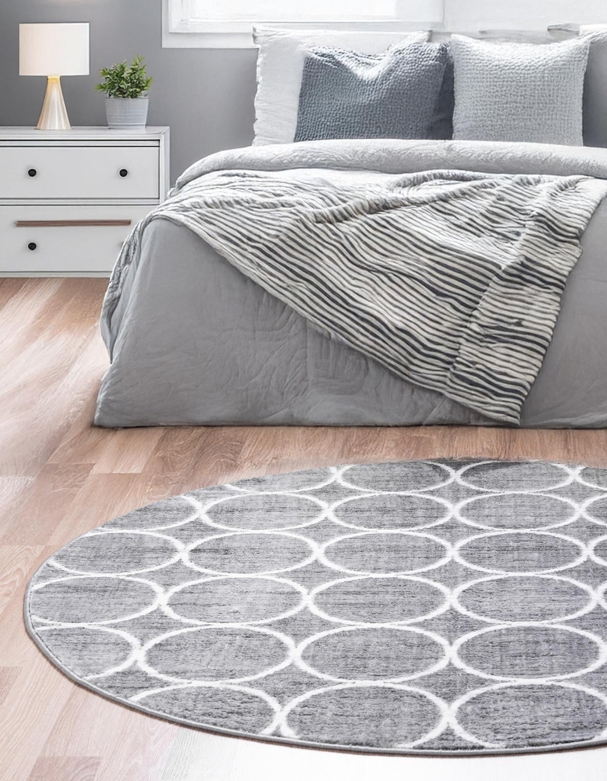 Garden Maze Retreat Collection Area Rug -  Ivyhaven Round Gray  lifestyle 90