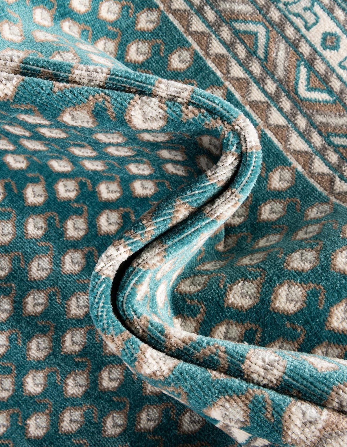 Soho Elegance Collection Area Rug -  Mercer (Turquoise) Oval Turquoise  lifestyle 52