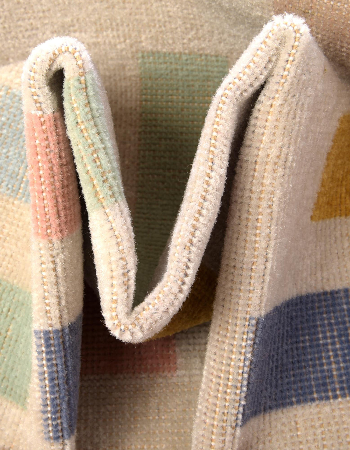 Lagoon Oasis Collection Area Rug -  Marina Oval Multi  lifestyle 39