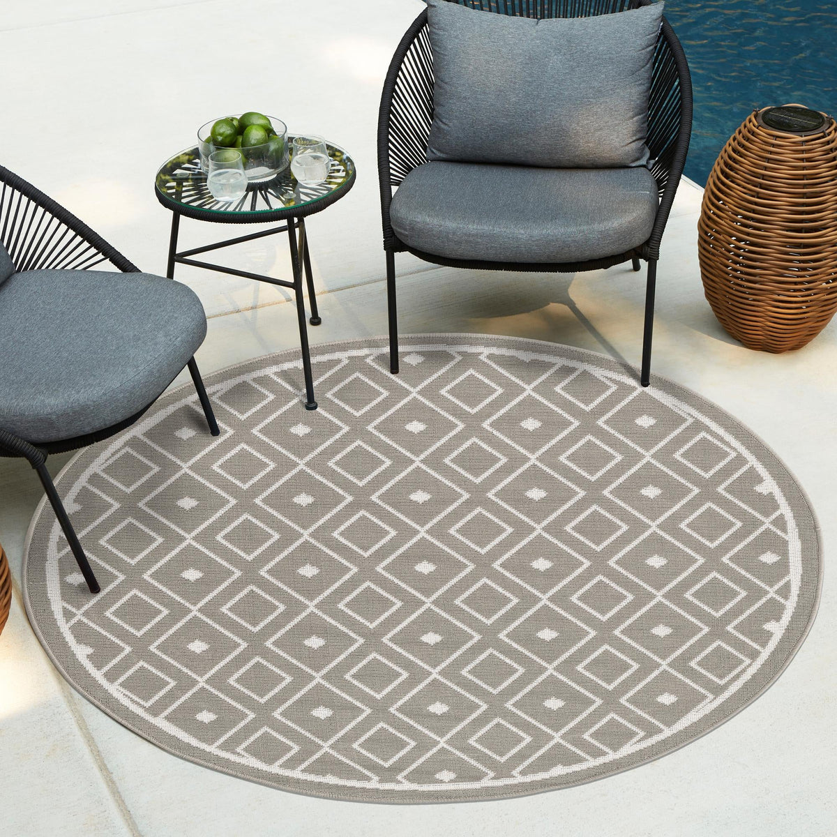 Savannah Pergola Collection Area Rug - Grove Round Gray  lifestyle 238