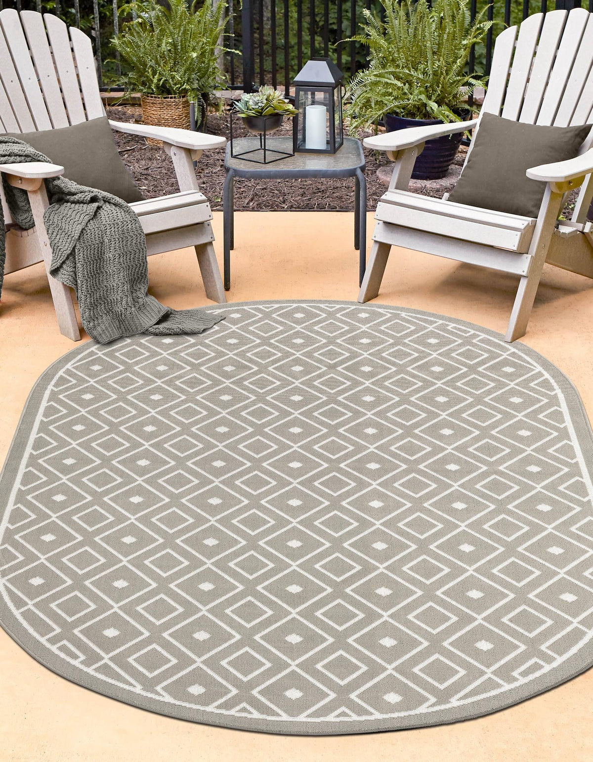 Seaside Lattice Collection Area Rug - Brighton Oval Gray  lifestyle 123