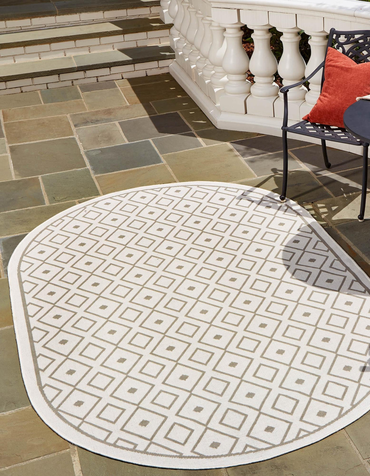 Seaside Lattice Collection Area Rug - Brighton Oval Ivory  lifestyle 162