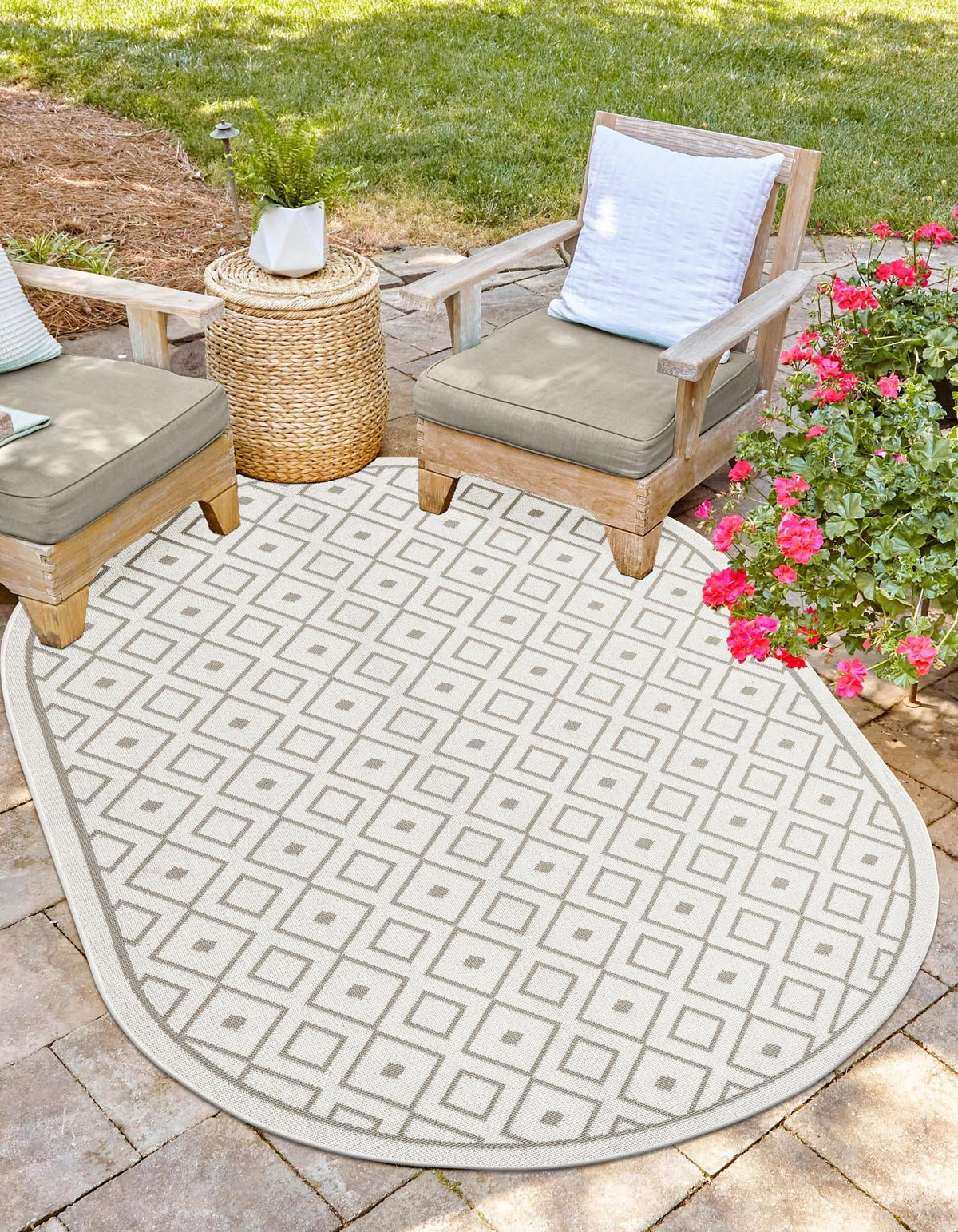 Seaside Lattice Collection Area Rug - Brighton Oval Ivory  lifestyle 196