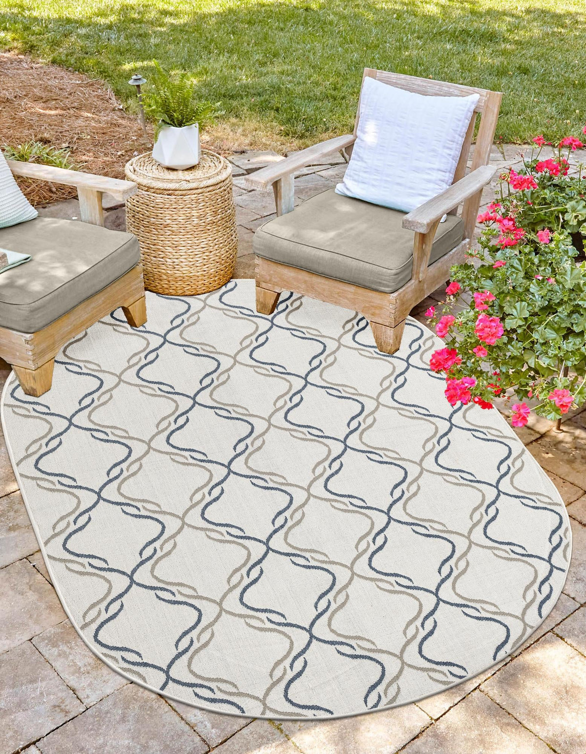 Seaside Lattice Collection Area Rug -  Hastings Oval Ivory  lifestyle 103