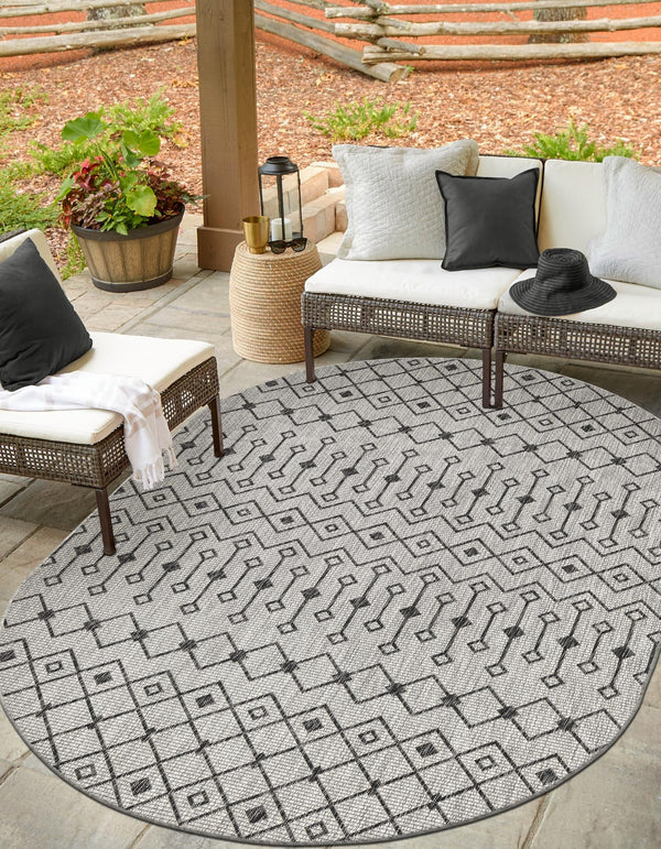 Garden Lattice Oasis Collection Area Rug -  Pergola (Gray) Oval Gray  lifestyle 40
