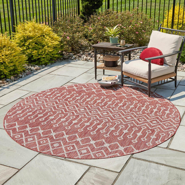Garden Lattice Oasis Collection Area Rug -  Pergola (Rust Red) Round Rust Red  lifestyle 27