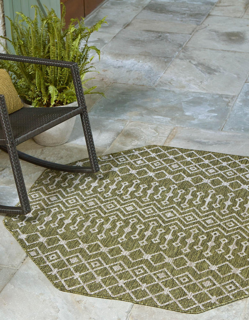 Garden Lattice Oasis Collection Area Rug -  Pergola (Green) Octagon Green  lifestyle 0