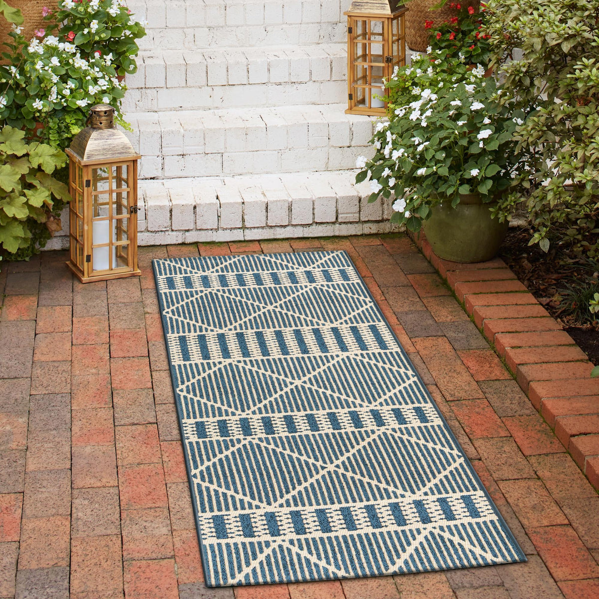 Seaside Lattice Collection Area Rug -  Glade Runner Blue  lifestyle 201