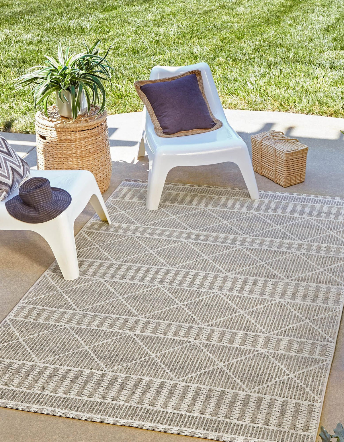 Seaside Lattice Collection Area Rug -  Glade Rectangle Gray  lifestyle 3