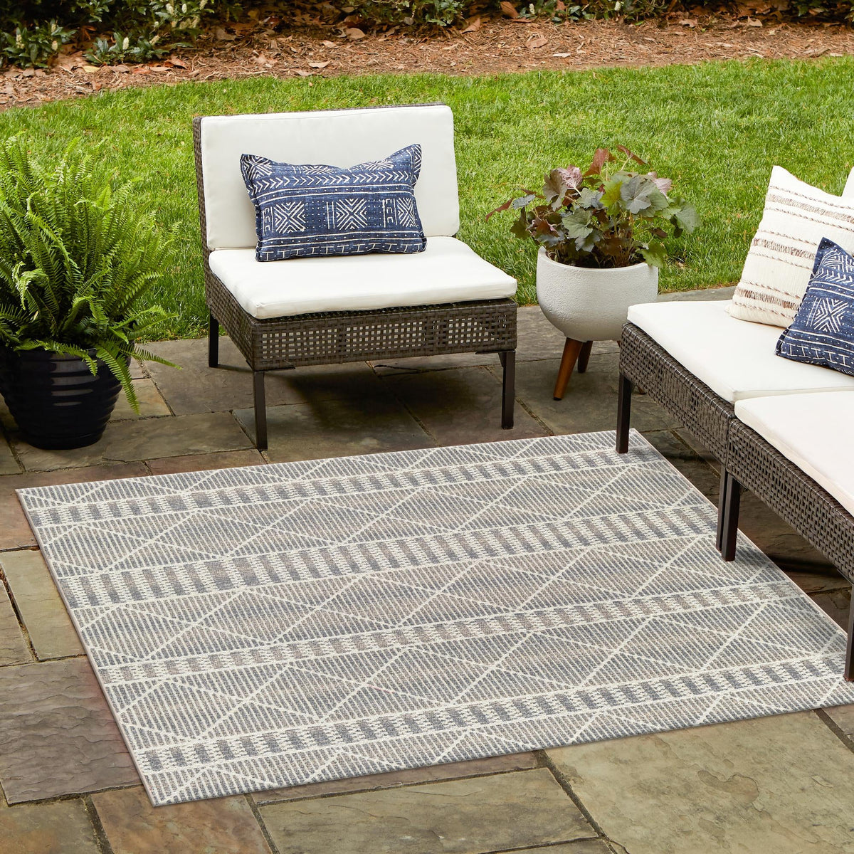 Seaside Lattice Collection Area Rug -  Glade Square Gray  lifestyle 191