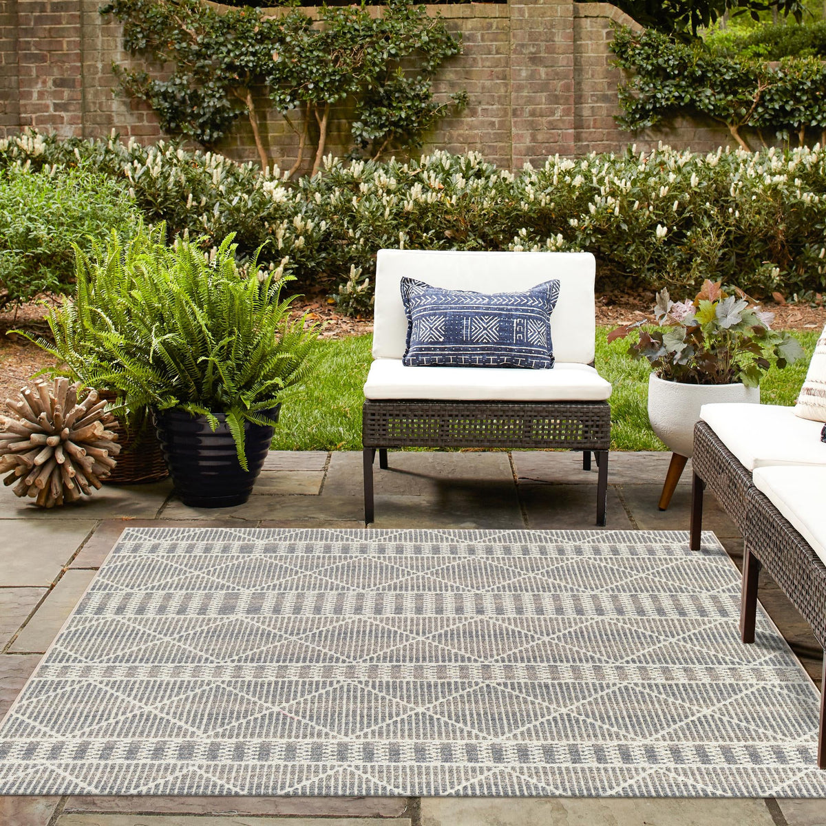 Seaside Lattice Collection Area Rug -  Glade Square Gray  lifestyle 202