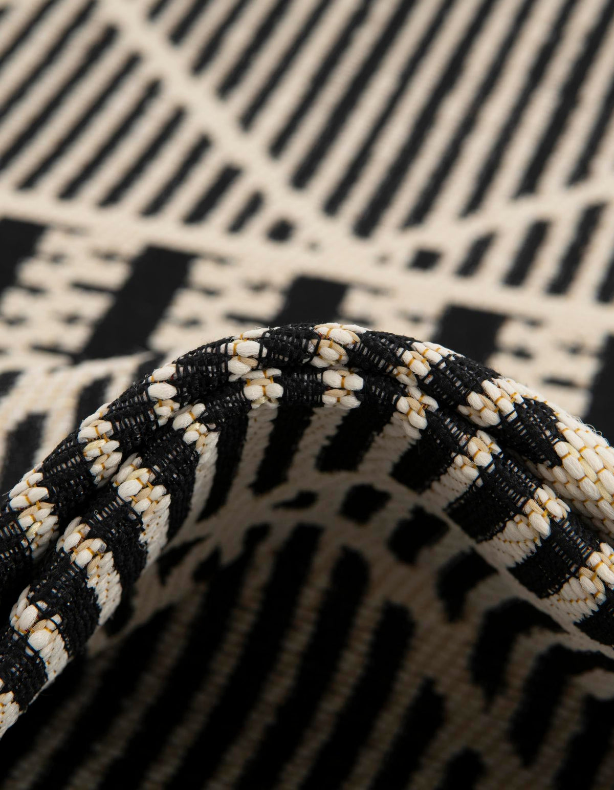 Seaside Lattice Collection Area Rug -  Glade Rectangle Black  lifestyle 56