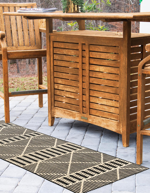 Seaside Lattice Collection Area Rug -  Glade Runner Black  lifestyle 158