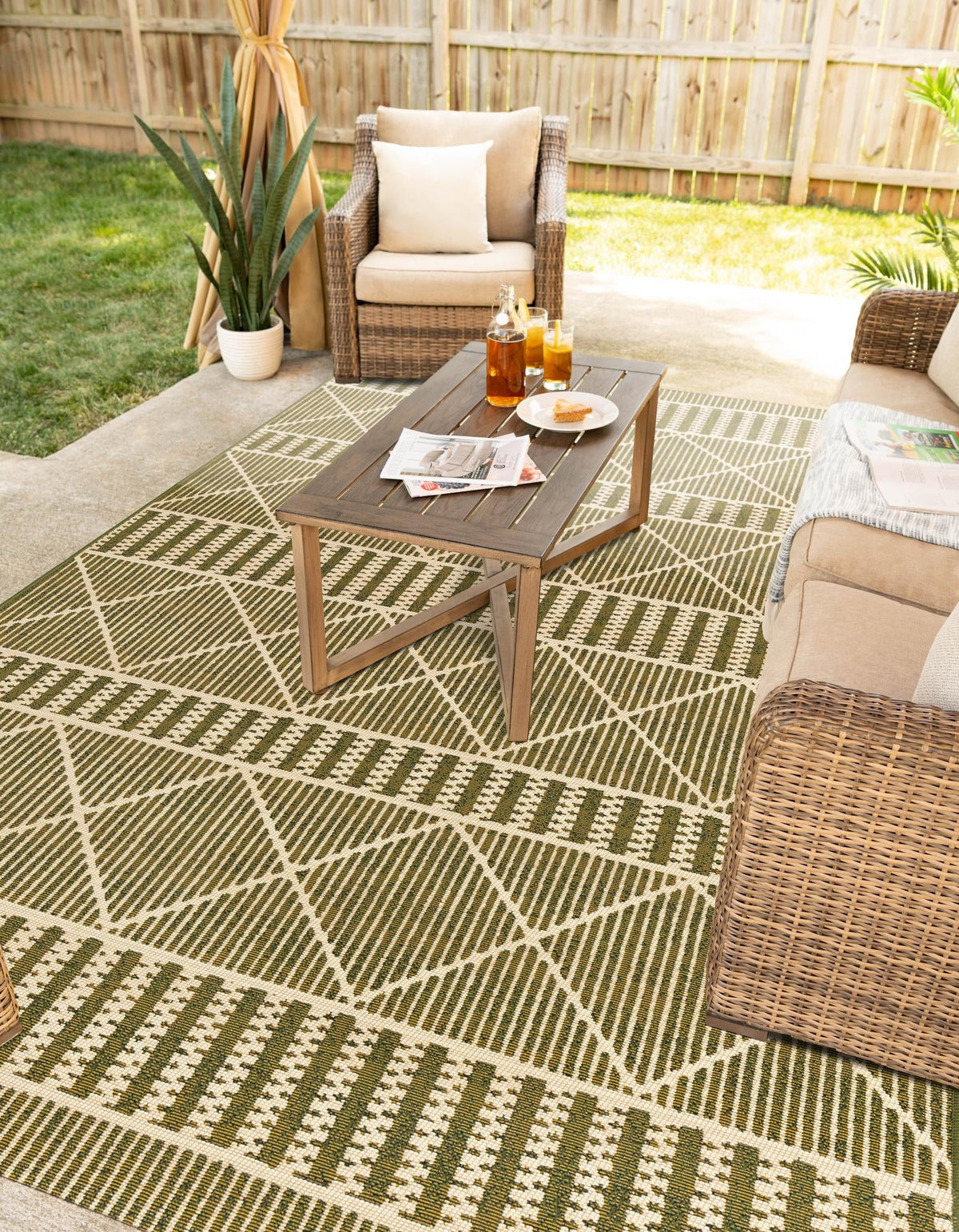 Seaside Lattice Collection Area Rug -  Glade Rectangle Green  lifestyle 37