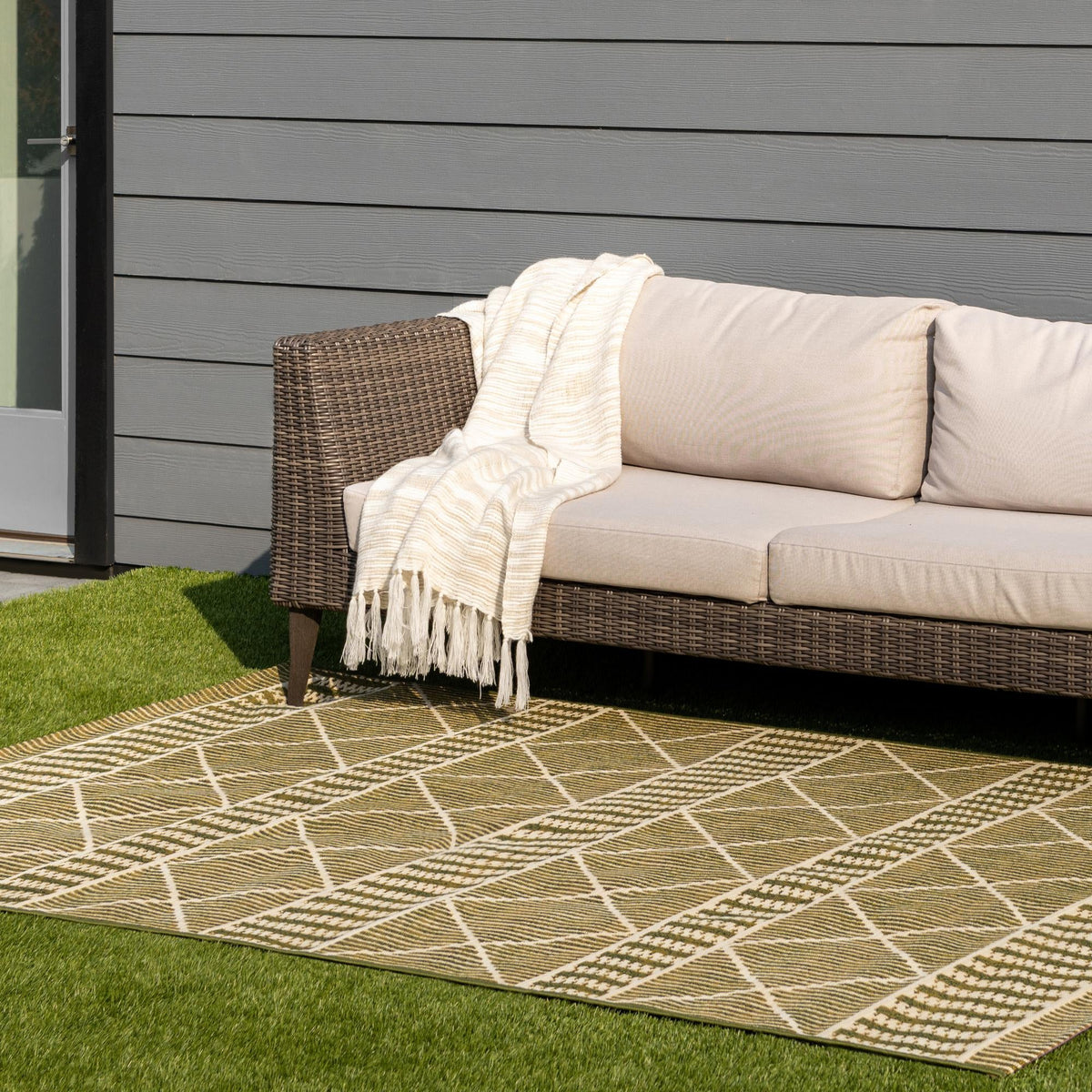 Seaside Lattice Collection Area Rug -  Glade Rectangle Green  lifestyle 80