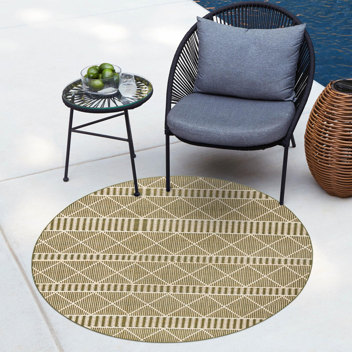 Seaside Lattice Collection Area Rug -  Glade Round Green  lifestyle 197