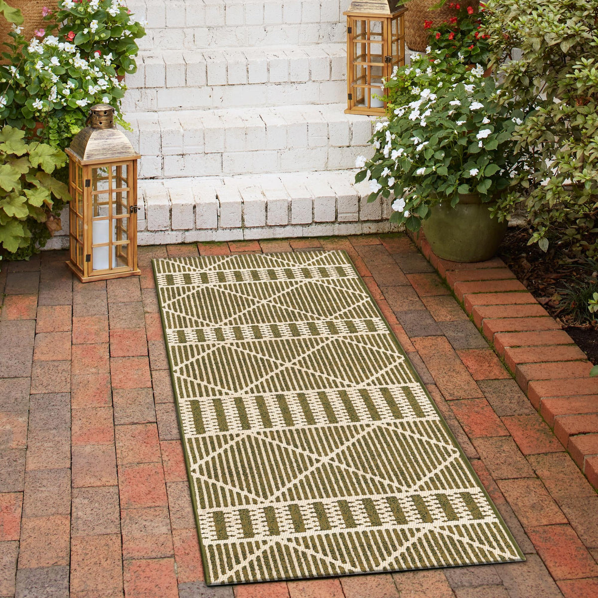Seaside Lattice Collection Area Rug -  Glade Runner Green  lifestyle 209