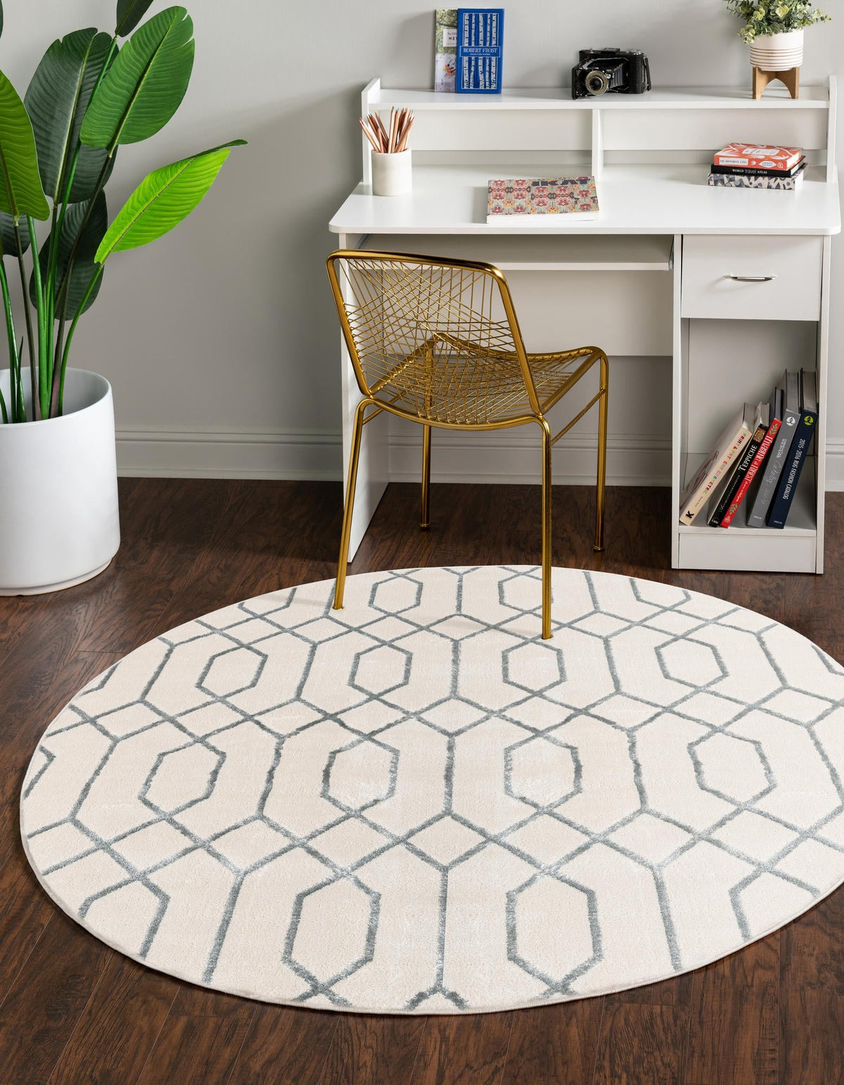 Hollywood Luxe Collection Area Rug - Sunset Round White and Silver  lifestyle 155