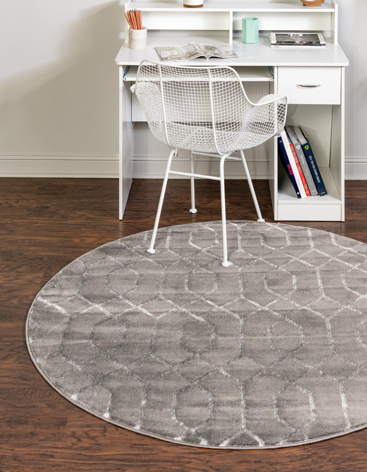 Hollywood Luxe Collection Area Rug - Sunset Round Gray Silver  lifestyle 162
