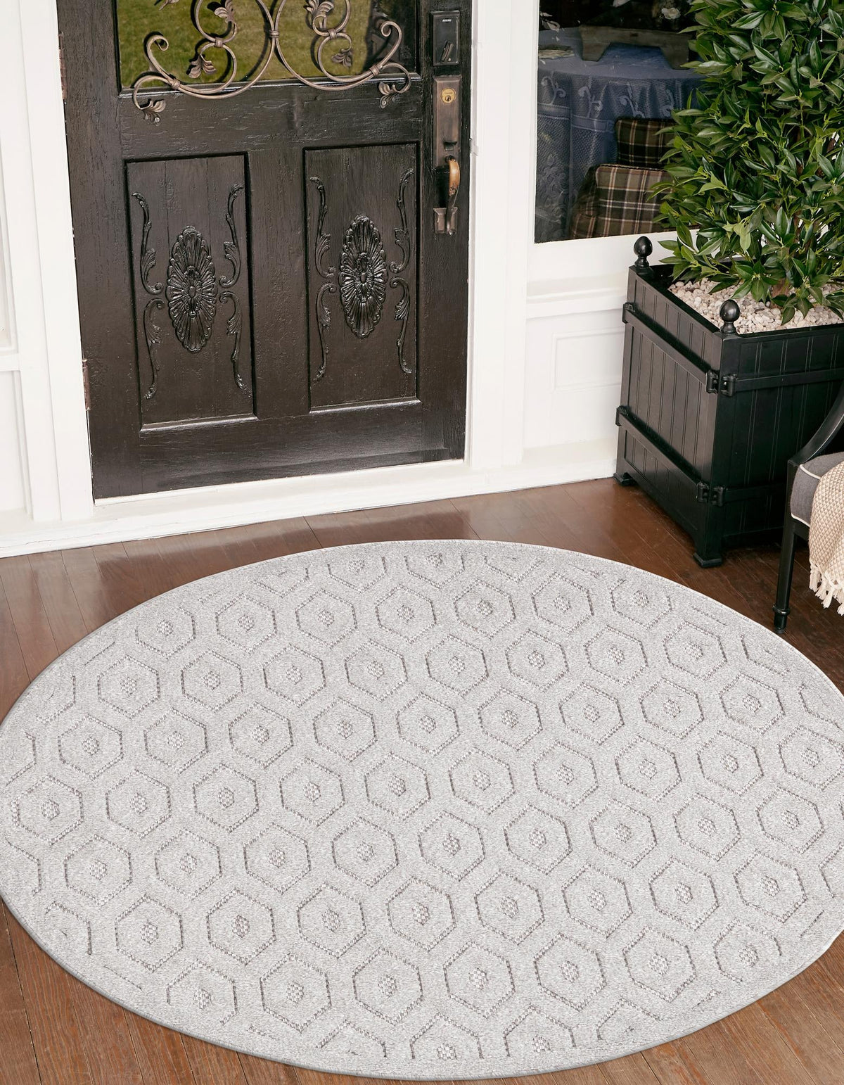 Garden Lattice Charm Collection Area Rug - Arbor (Gray) Round Gray  lifestyle 37