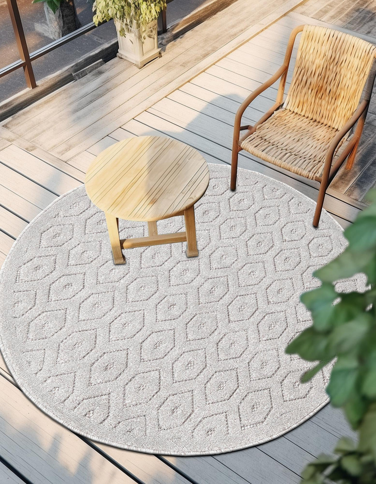Garden Lattice Charm Collection Area Rug - Arbor (Gray) Round Gray  lifestyle 71